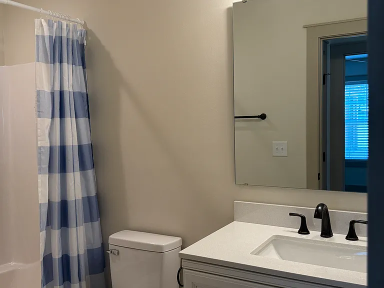 611 S Walnut St — Photo 15