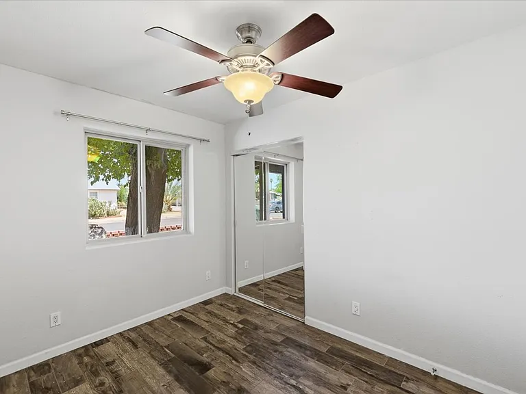 1433 E Windsor Ave — Photo 19
