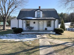 1561 New Hope Rd, Staunton, VA 24401