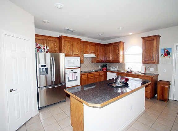 5th image of 2705 Gray Rock Dr