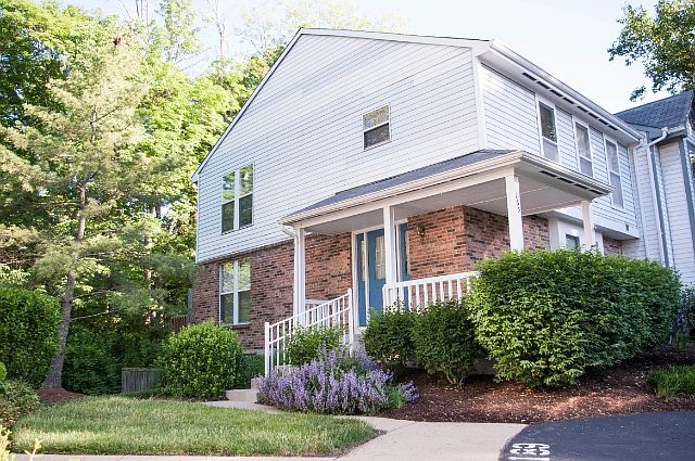 1st image of 765 Woodlyn Dr S