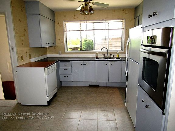 3rd image of 16739 79a Ave NW