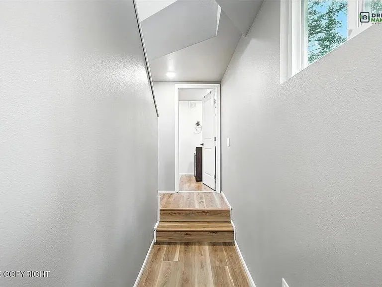 6025 N Engstrom Rd — Photo 5
