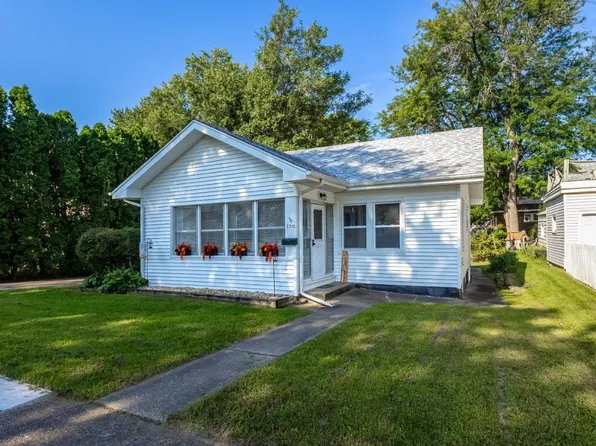 2315 4th St, Moline, IL 61265