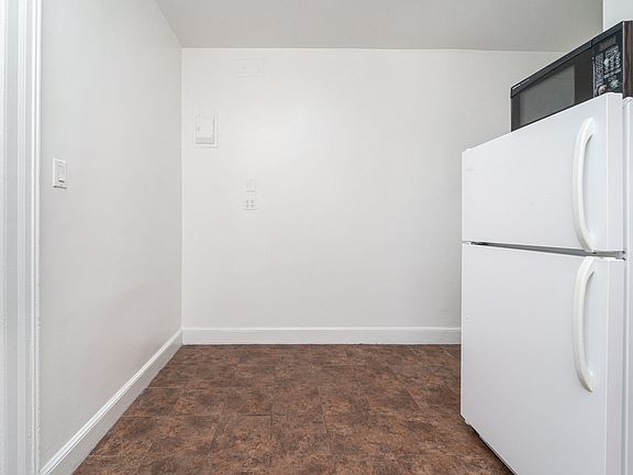 4th image of 32-15 34th St #1