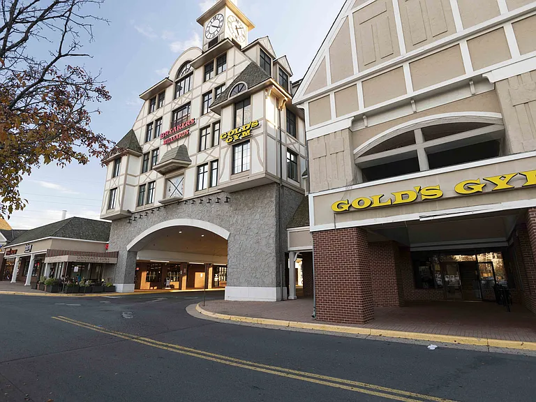 Shopping centers nearby with easily accessible everyday wants and needs