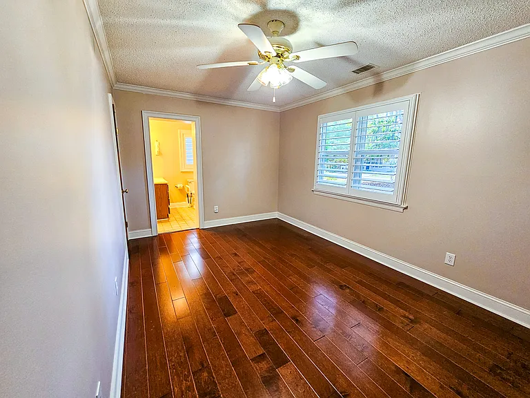603 Huguenin Dr — Photo 14