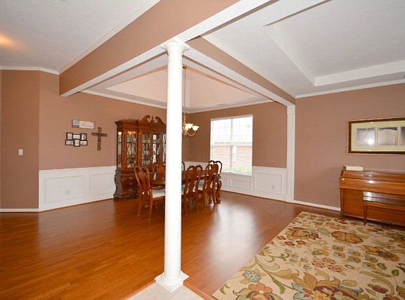 3rd image of 213 Bainbridge Dr