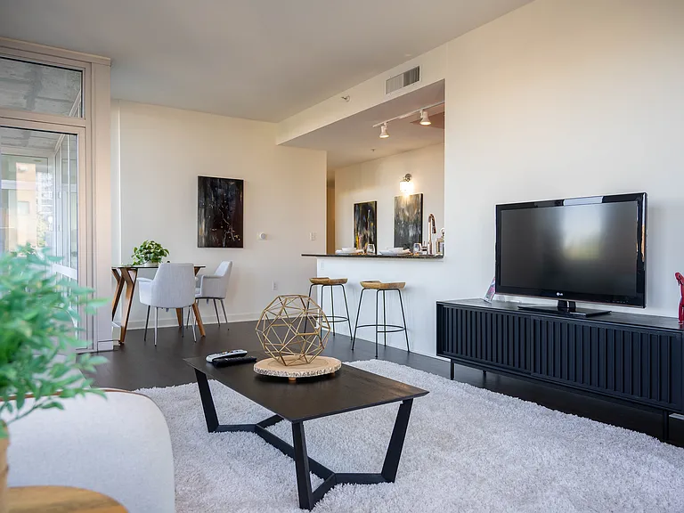 Park Lafayette Towers — Photo 11