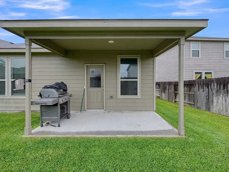 16435 Big Hickory Dr — Photo 27
