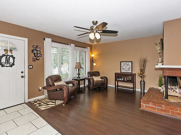 4th image of 9814 Catawba Ave