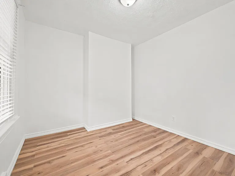 5135 Folsom St — Photo 12