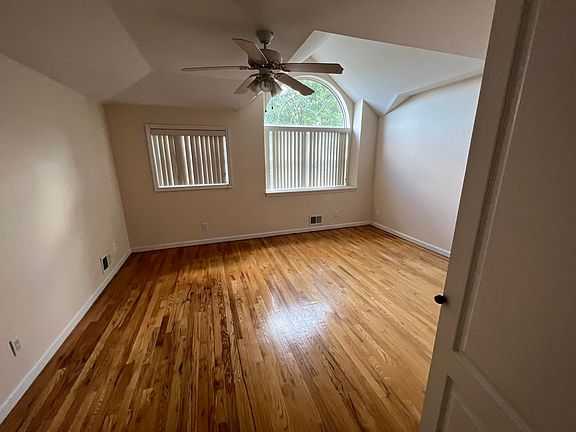 4th image of 161 Bath Ave #3
