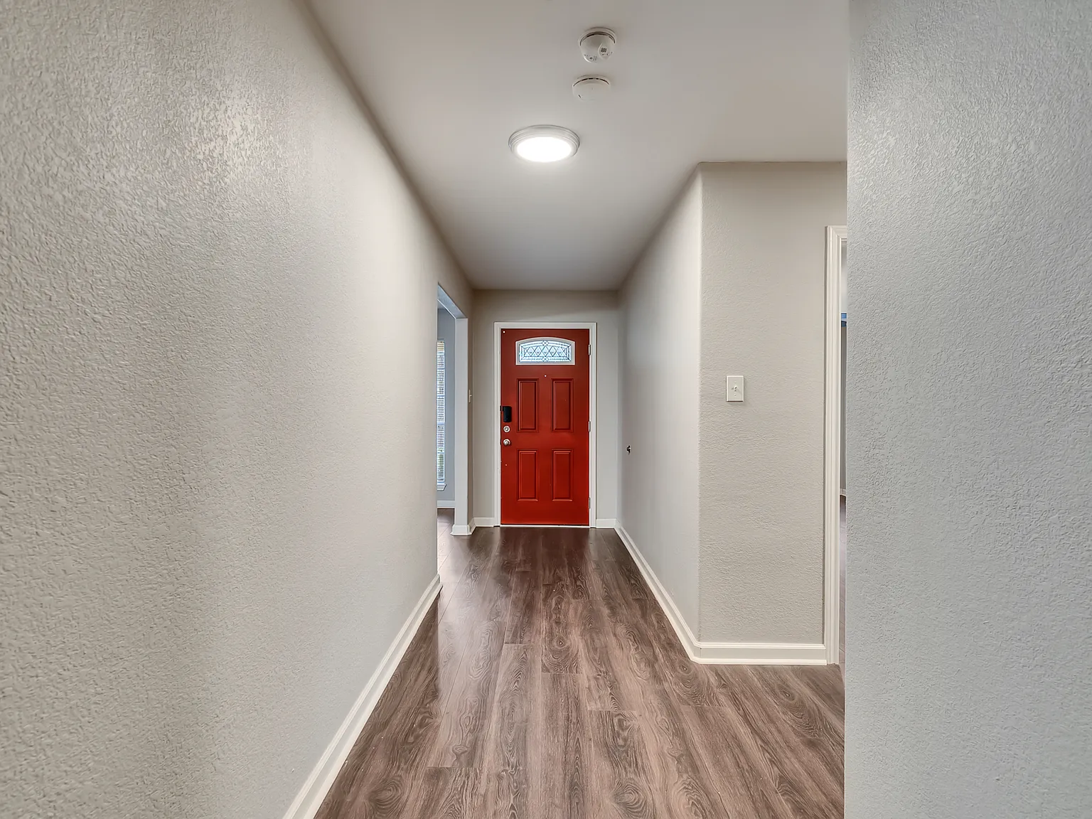4 bed, 2261 sqft, $2,300 — Photo 3