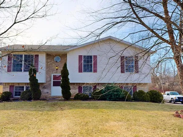 1625 Spring Village Ln, Ontario, OH 44906