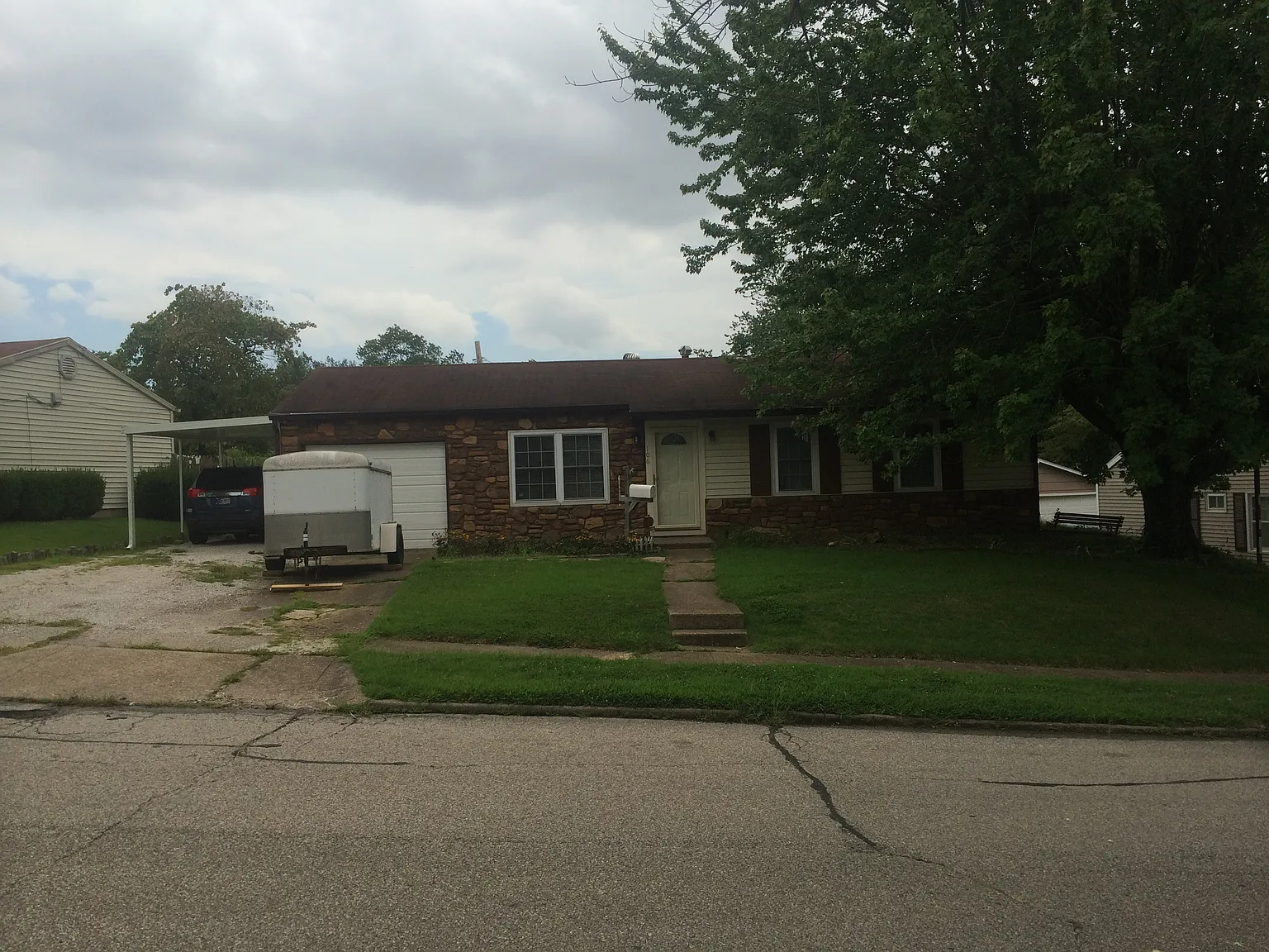 106 Glenview Dr photo 1