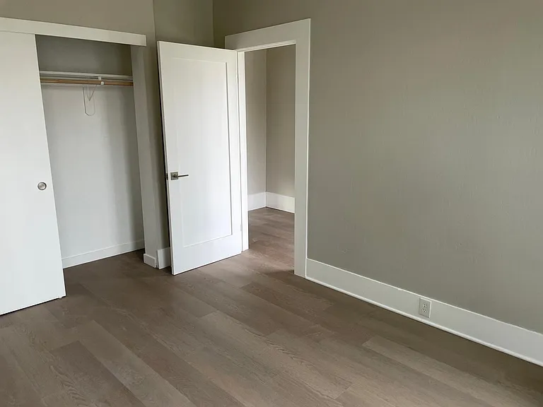 836 Monroe St — Photo 10