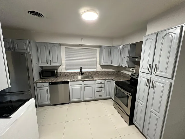 215 Rancho Vista Dr — Photo 6