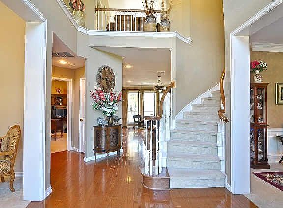 2nd image of 727 Greymoor Pl
