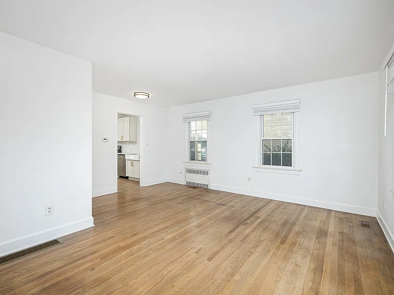 1012 Miner St — Photo 3