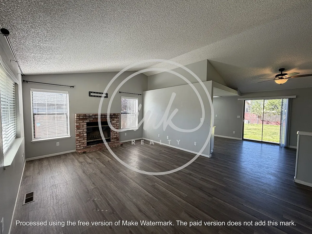 Building Photo - 1356 Leonard Rd