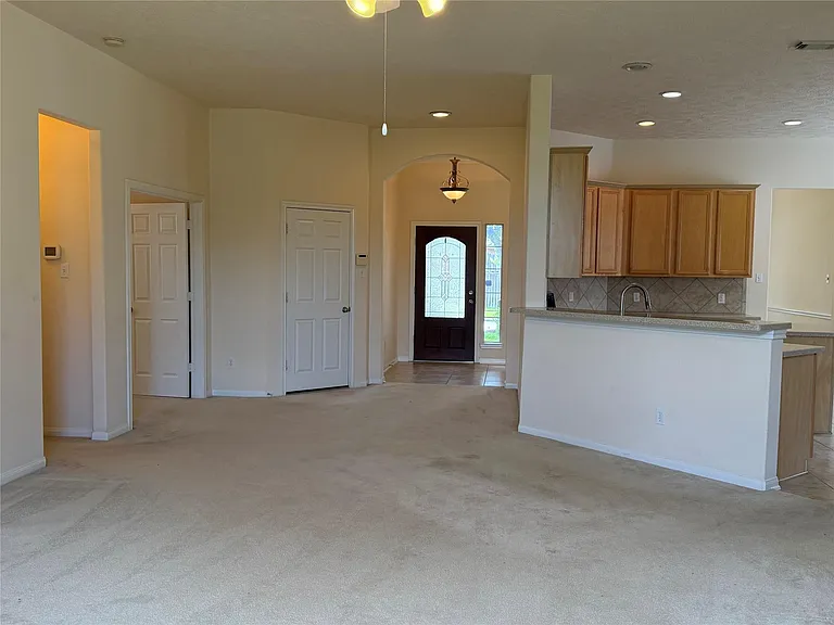 10727 Gilford Crest Dr — Photo 10