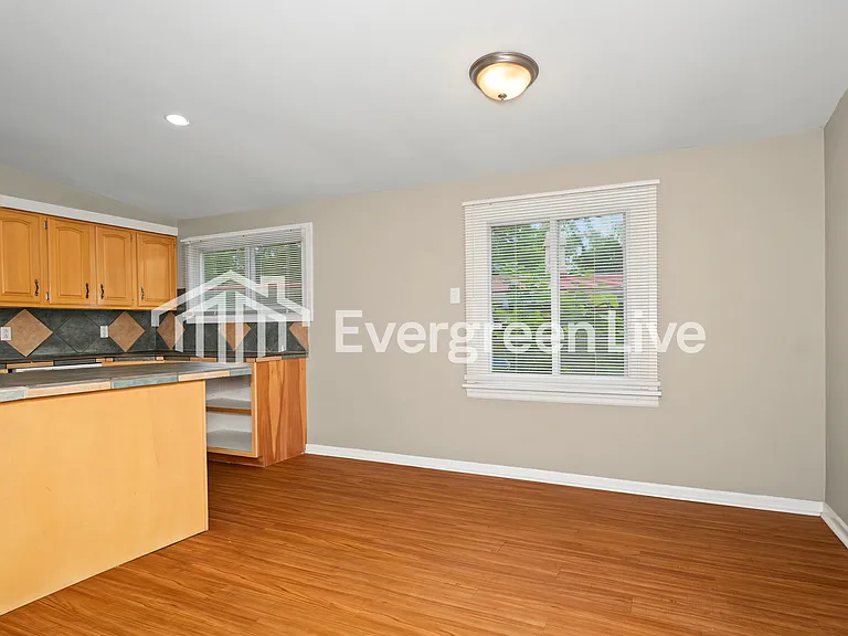 70 Taney Dr — Photo 6