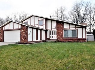 466 Mohawk Trl, Brunswick, OH 44212