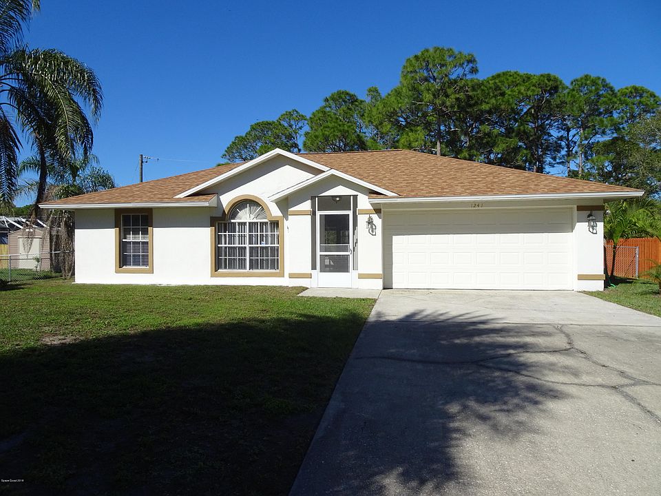 1st image of 1241 Doe Ct SE