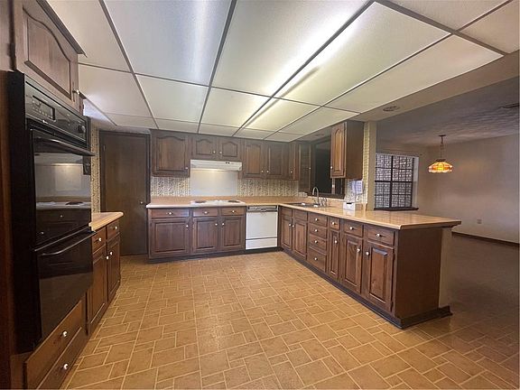 5th image of 1120 Saint Michael Dr