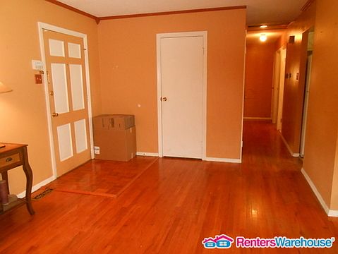 4th image of 2140 Glenoro Dr