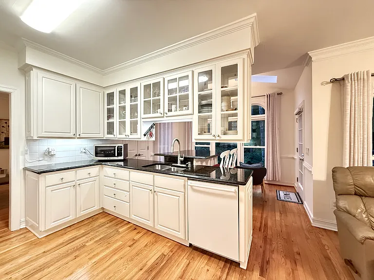 3725 Upland Dr — Photo 9