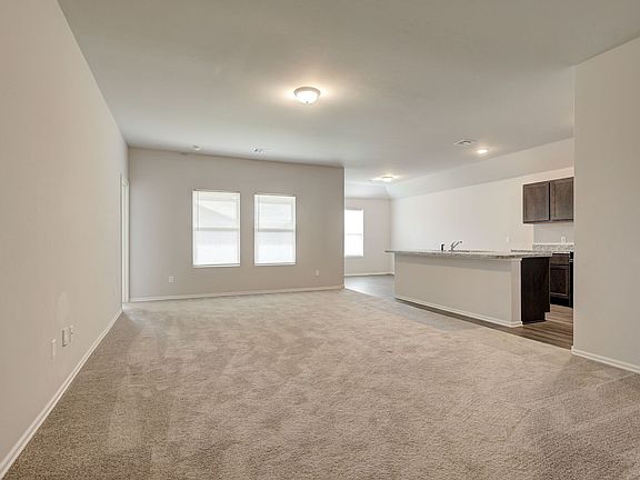 5th image of 932 S Blackjack Ln