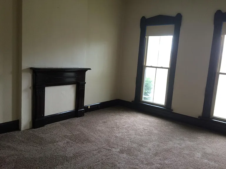 229 James St — Photo 12