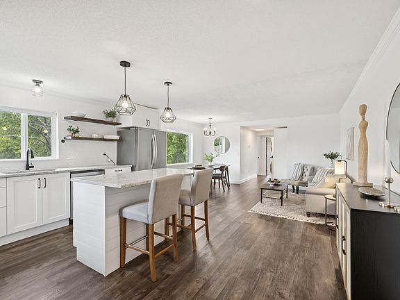 3rd image of 2610 Folkner Rd