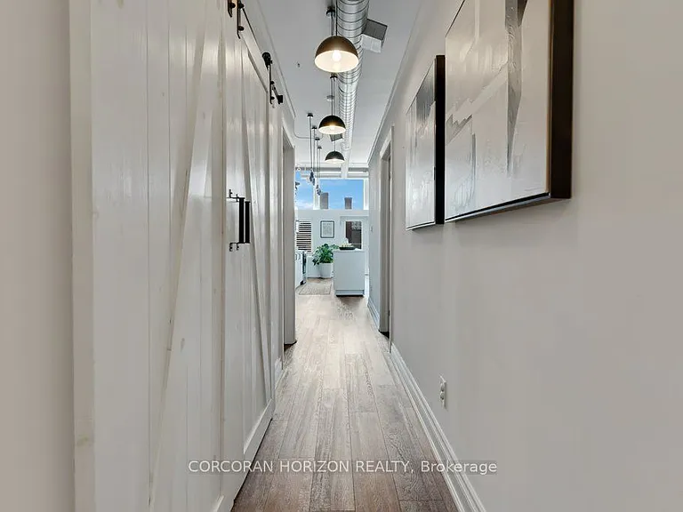 276 King St W #209 — Photo 11