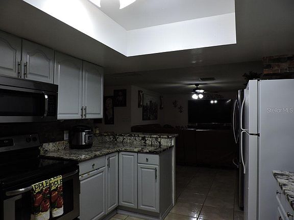 5th image of 595 Floral Dr