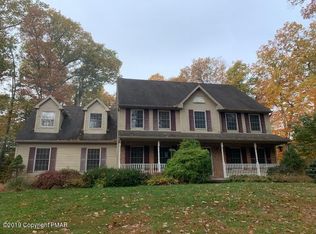 545 Dairy Ln, Brodheadsville, PA 18322