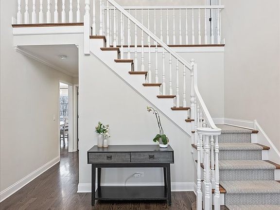 3rd image of 1588 White Oak Rd