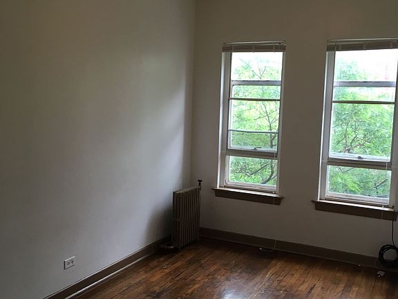 5th image of 217 Washington St APT 2