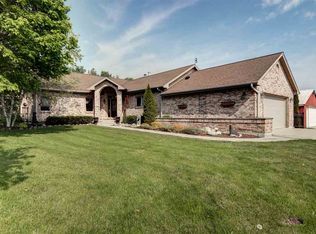 11864 E Big Mound Rd, Davis Junction, IL 61020