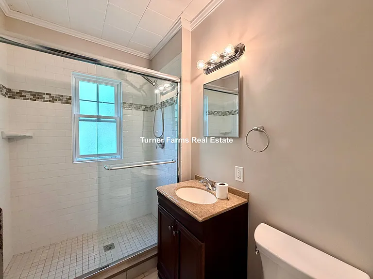 158 W Adams St — Photo 4