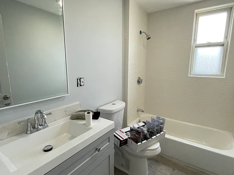 44 Ashley St #2 — Photo 9