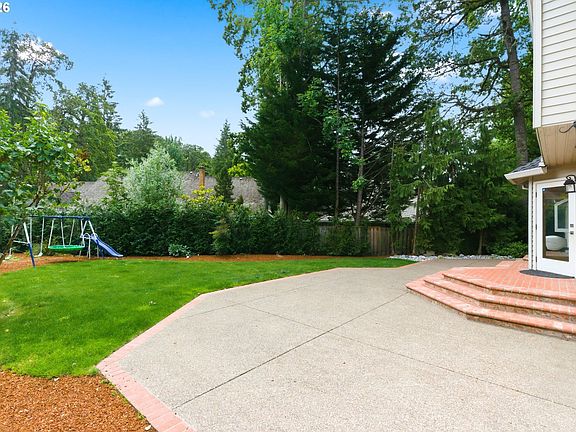 3rd image of 5760 Meridian Ct