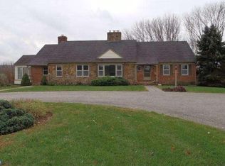 1 Honeysuckle Ln, Chester Springs, PA 19425