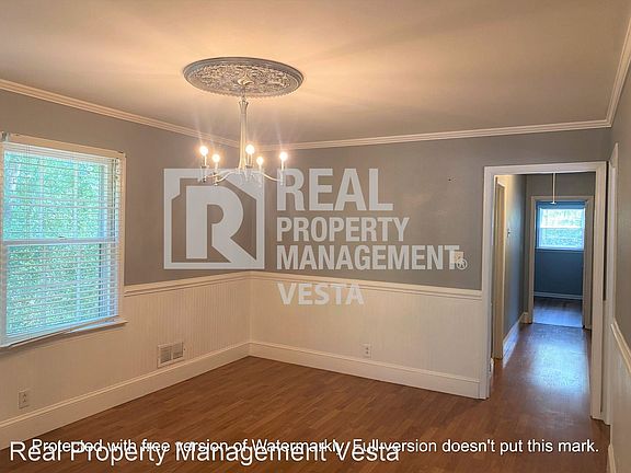 4th image of 1090 N Pine Knoll Dr