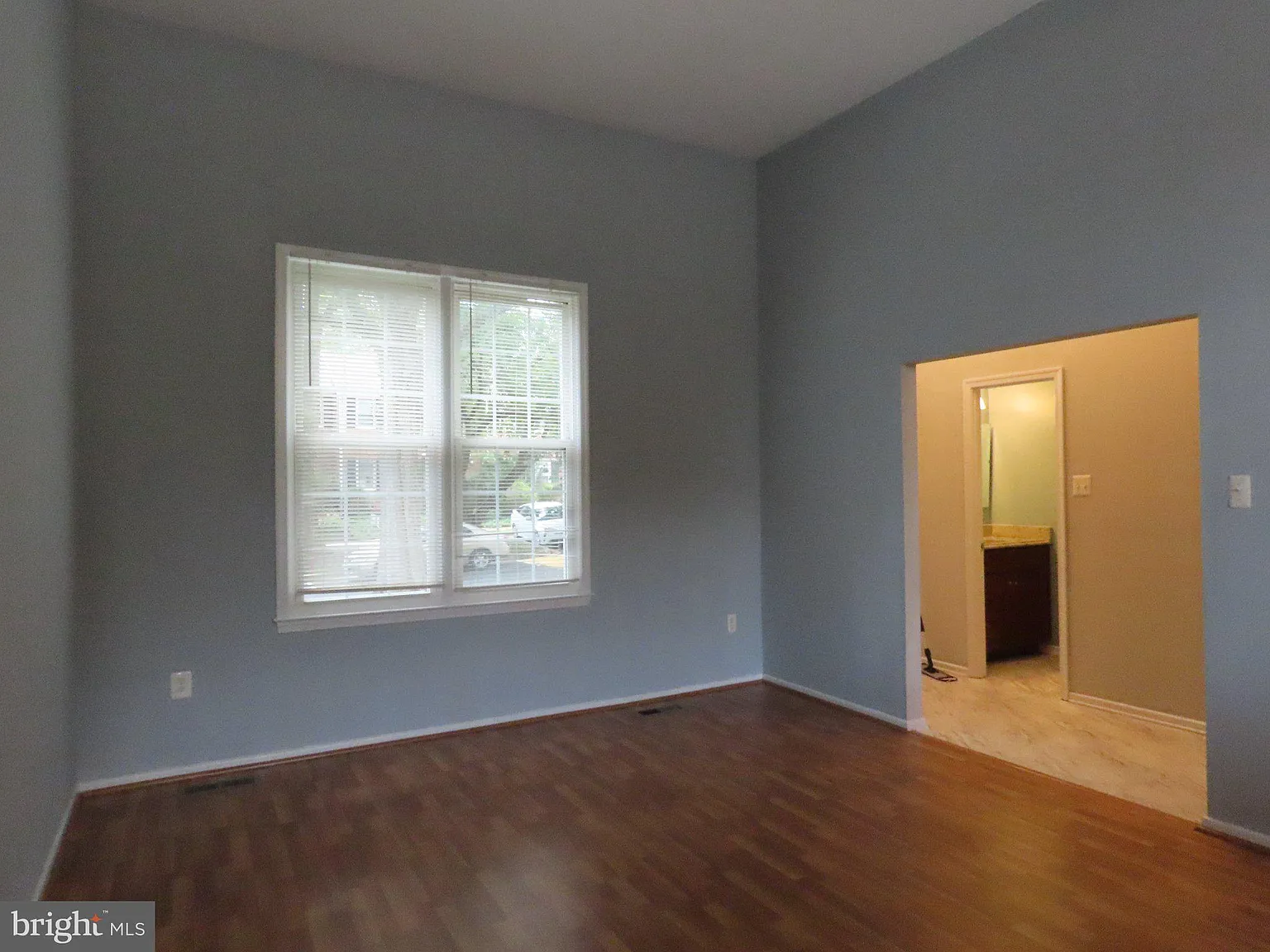 3 bed, 2.5 bath, 1758 sqft, $2,950 — Photo 2