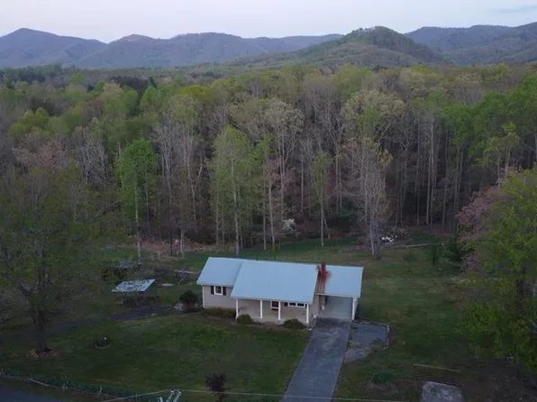 205 Martha Lowe Rd, Lowgap, NC 27024