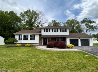 11 Ellis Rd, West Caldwell, NJ 07006