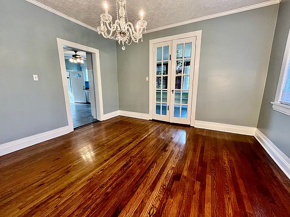 3rd image of 185 Oakridge Ave